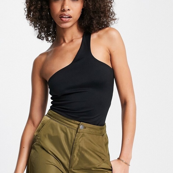 Nasty Gal Tops - NASTY GAL One Shoulder Black Asymmetrical Body Suit